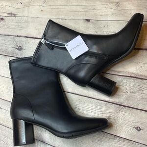 NWT Aerosoles MILEY Square Toe Black Boots